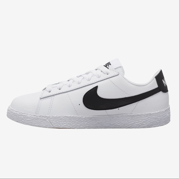 Nike Blazer Low Women’s Sneakers - Picture 8 of 9